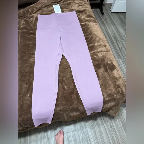 NWT woman’s size 12 Lululemon Lavender Lux purple Glow Up HR tight 28” - Picture 3 of 16